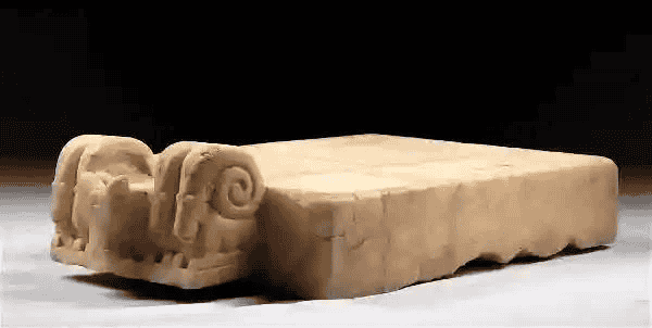 مائدة قرابين